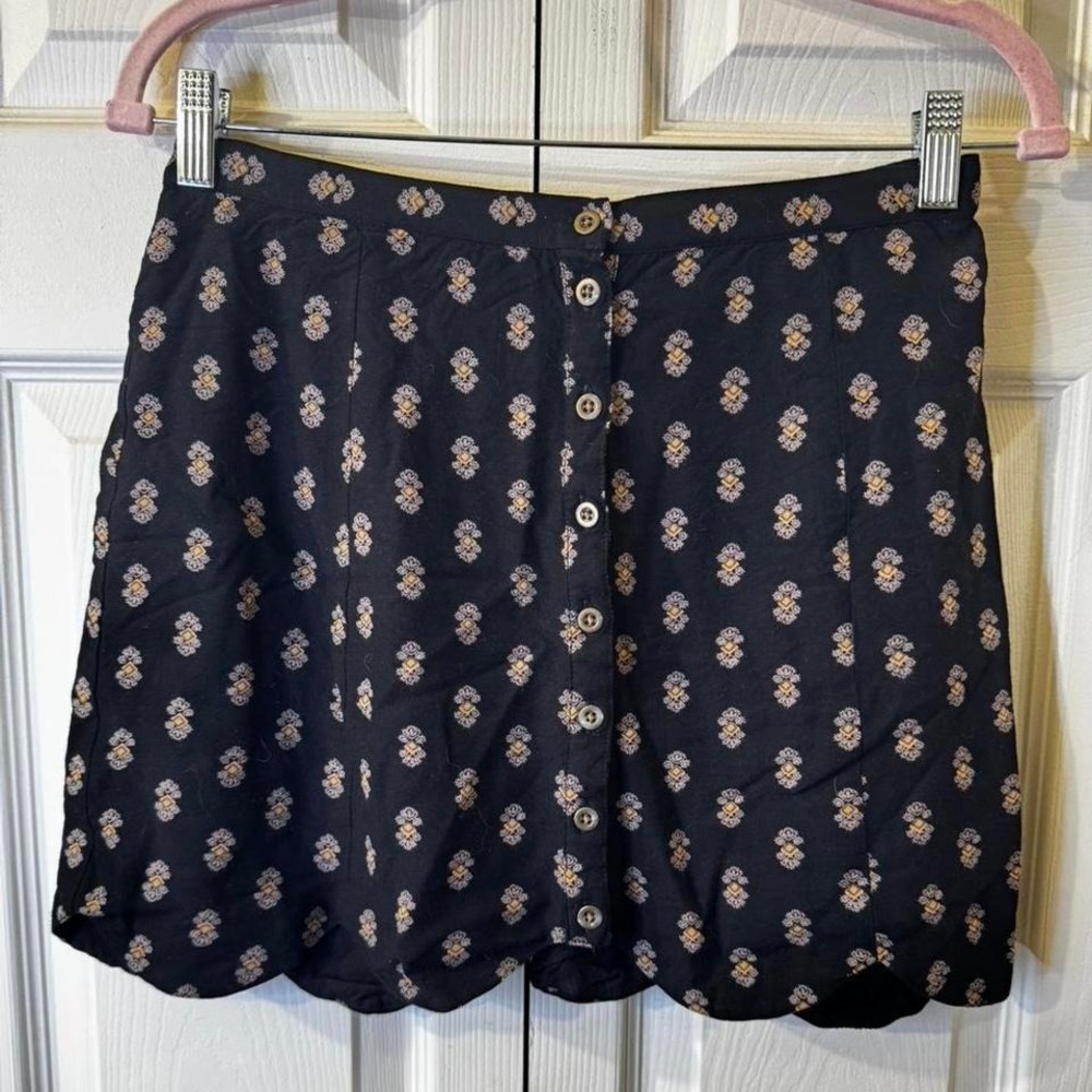 Floral Miniskirt with Buttons and Scalloped Trim